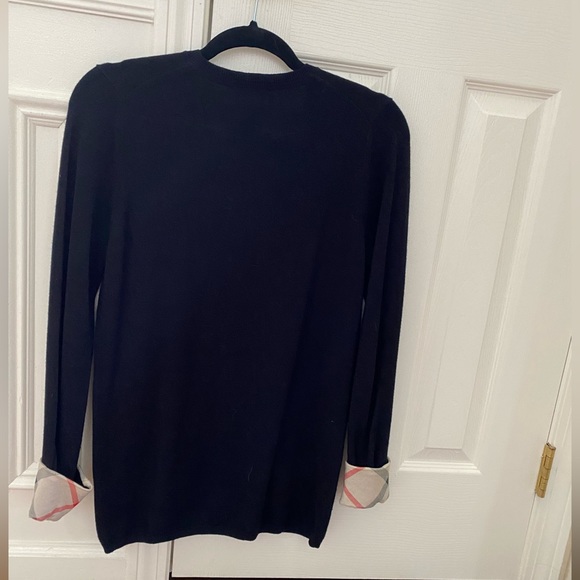 Burberry long sleeve v-neck top - Picture 2 of 4